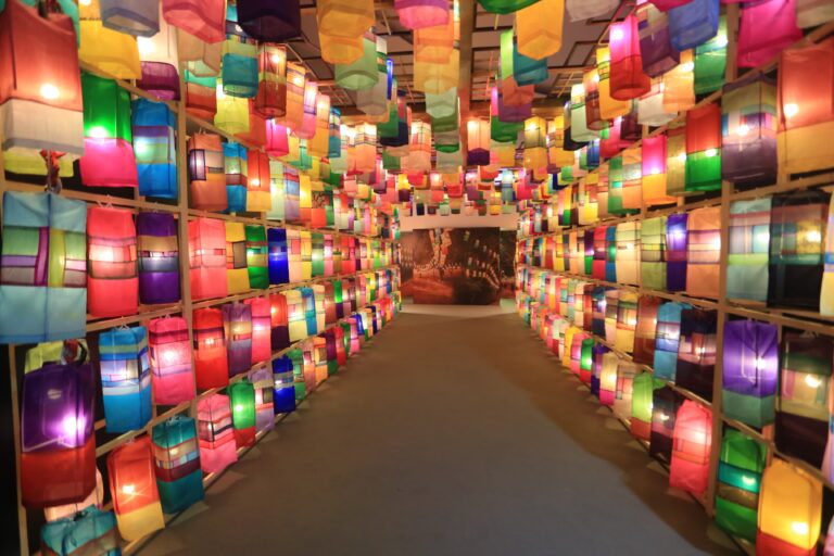 Niterói celebra relação com cidade Jinju, da Coreia do Sul, na abertura da exposição Luzes da Coreia