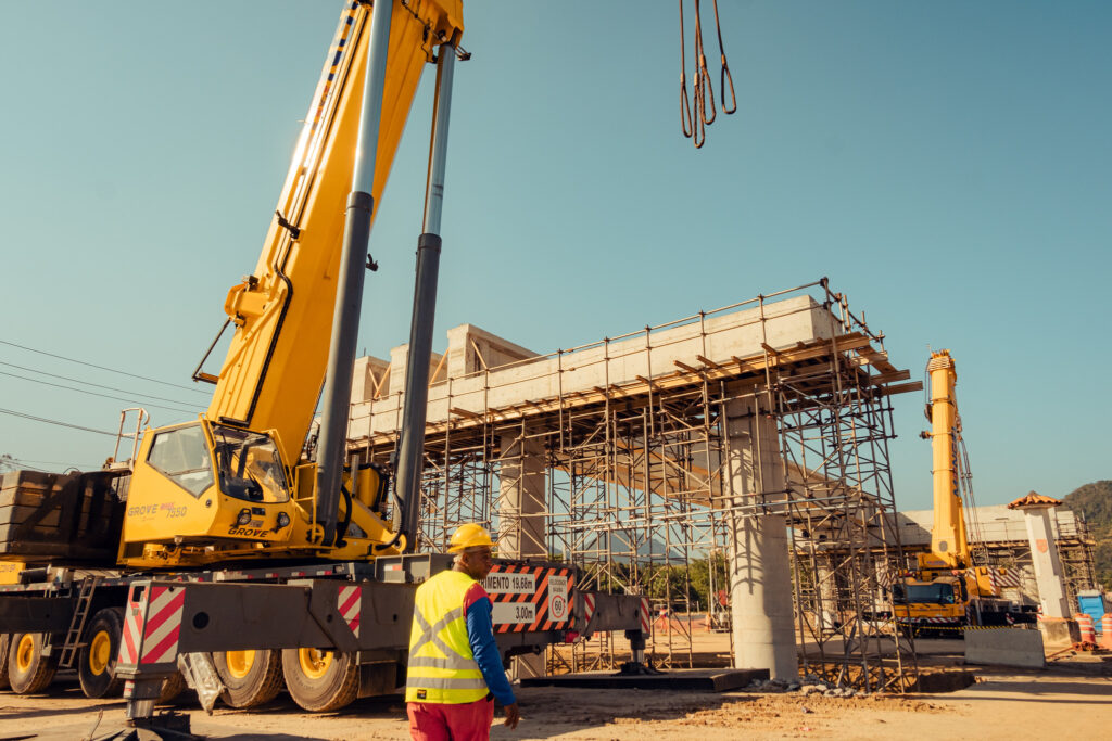 Obras do elevado do Flamengo em Maricá avançam mais de 50%