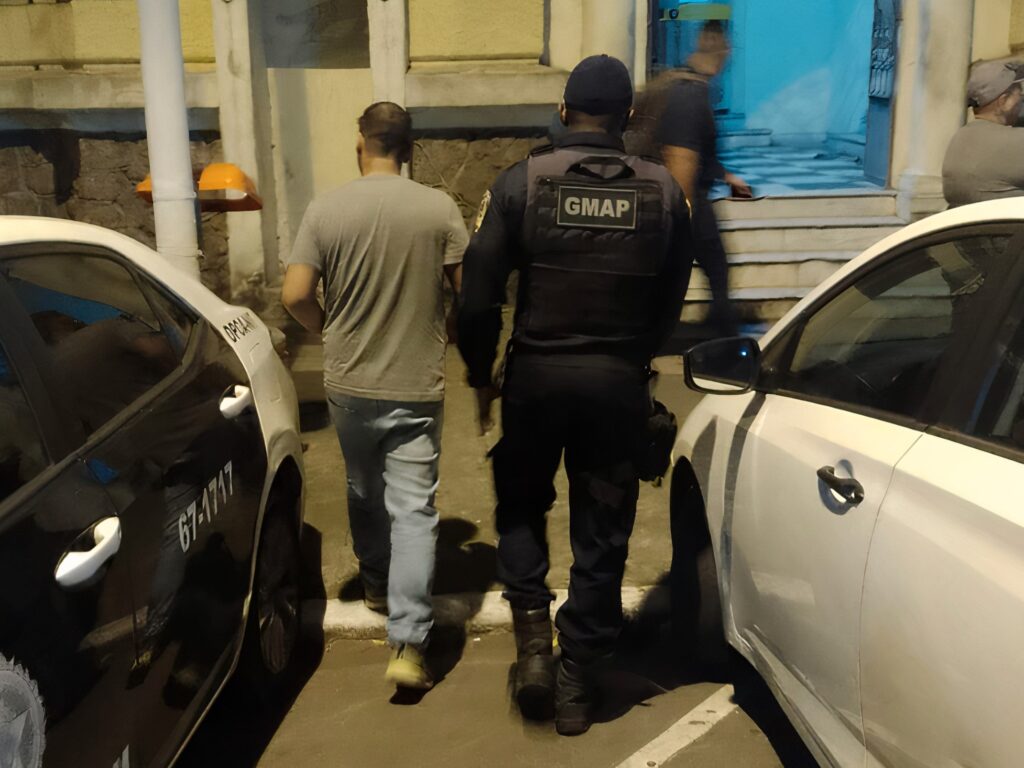 Guardas Municipais Detêm Homem por Descumprimento de Medida Protetiva em Maricá