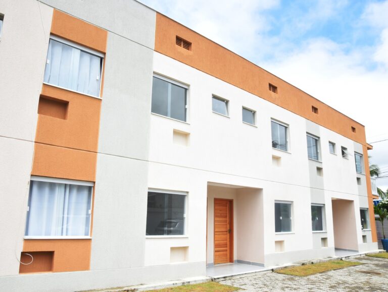 Prefeitura de Maricá entrega mais 30 casas a moradores removidos de áreas de risco