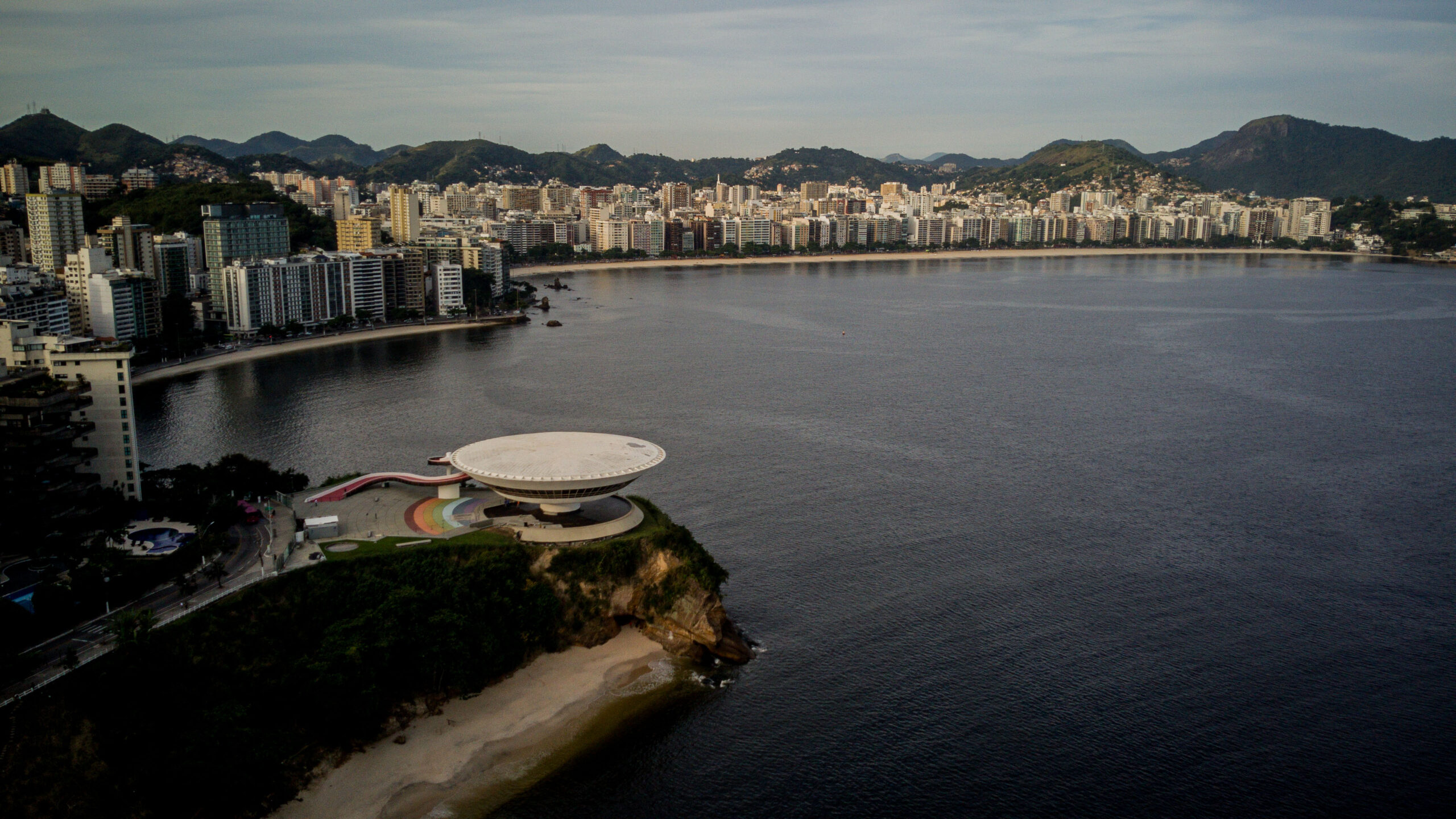 Niterói Registra Maior Geração de Empregos em Uma Década no Primeiro Semestre